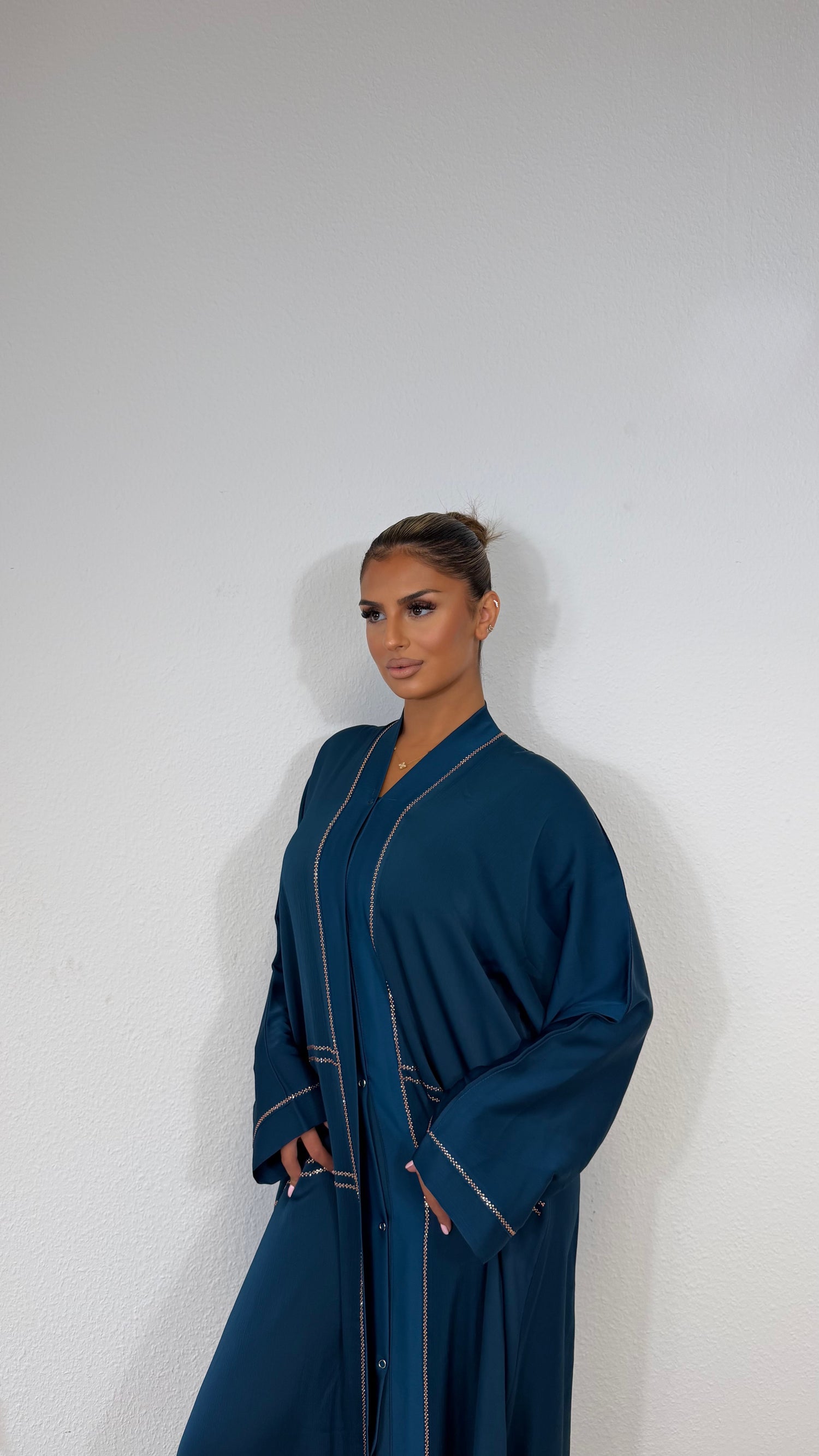 Abaya mit Steine