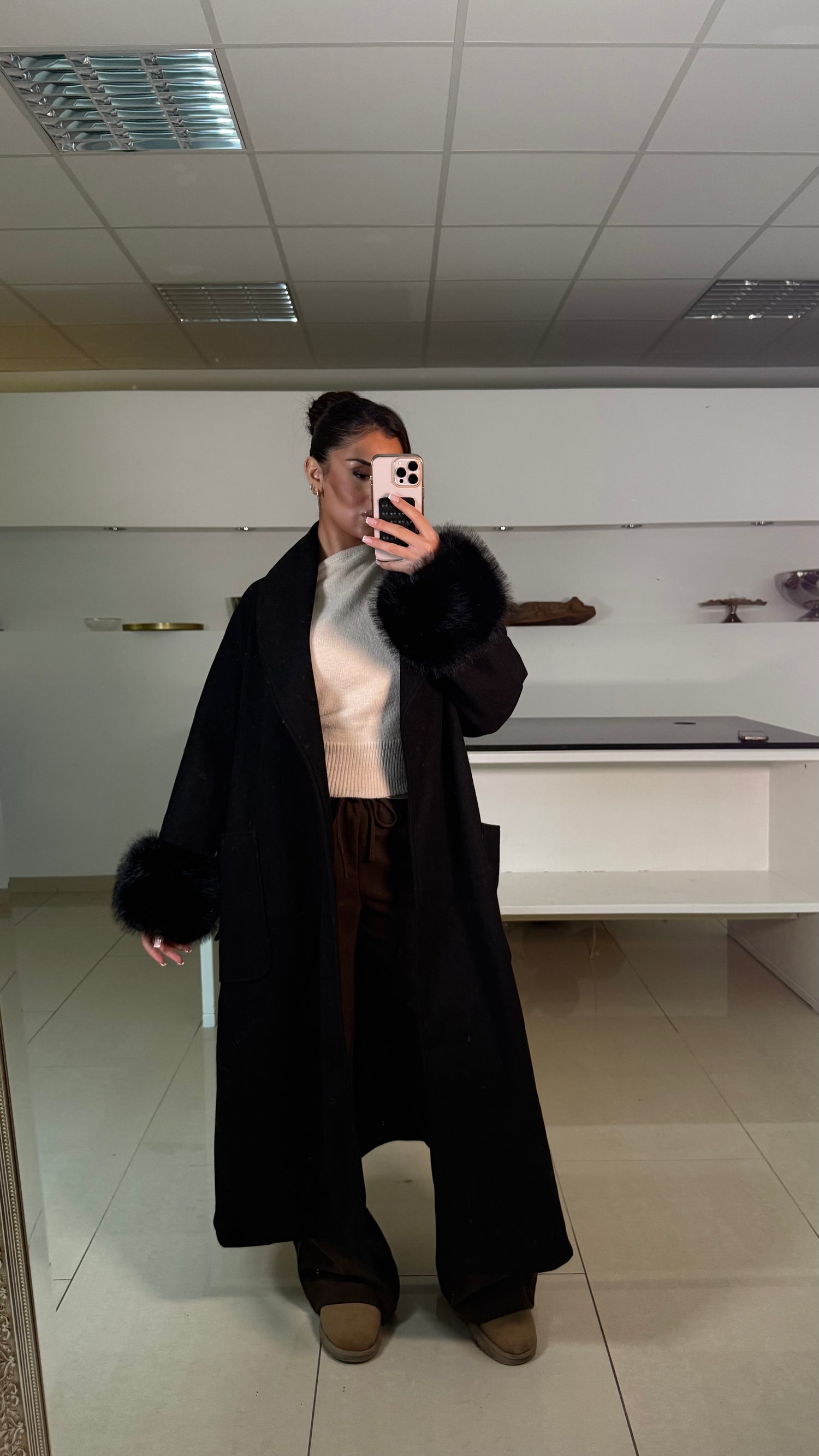 Mantel mit Fellärmel